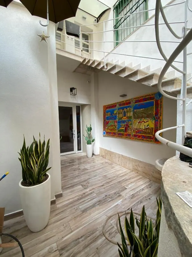 Il Cortile Di Elen Hotel Marsala 0*,