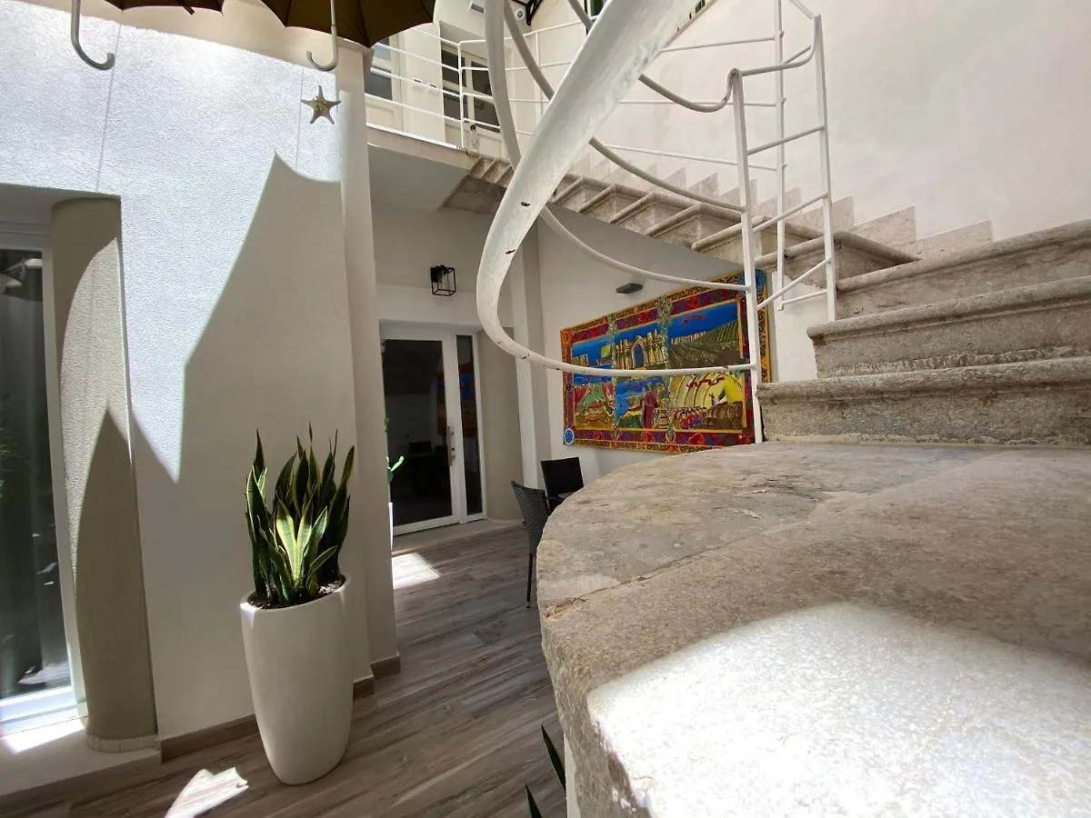 Il Cortile Di Elen Hotel Marsala Guest house